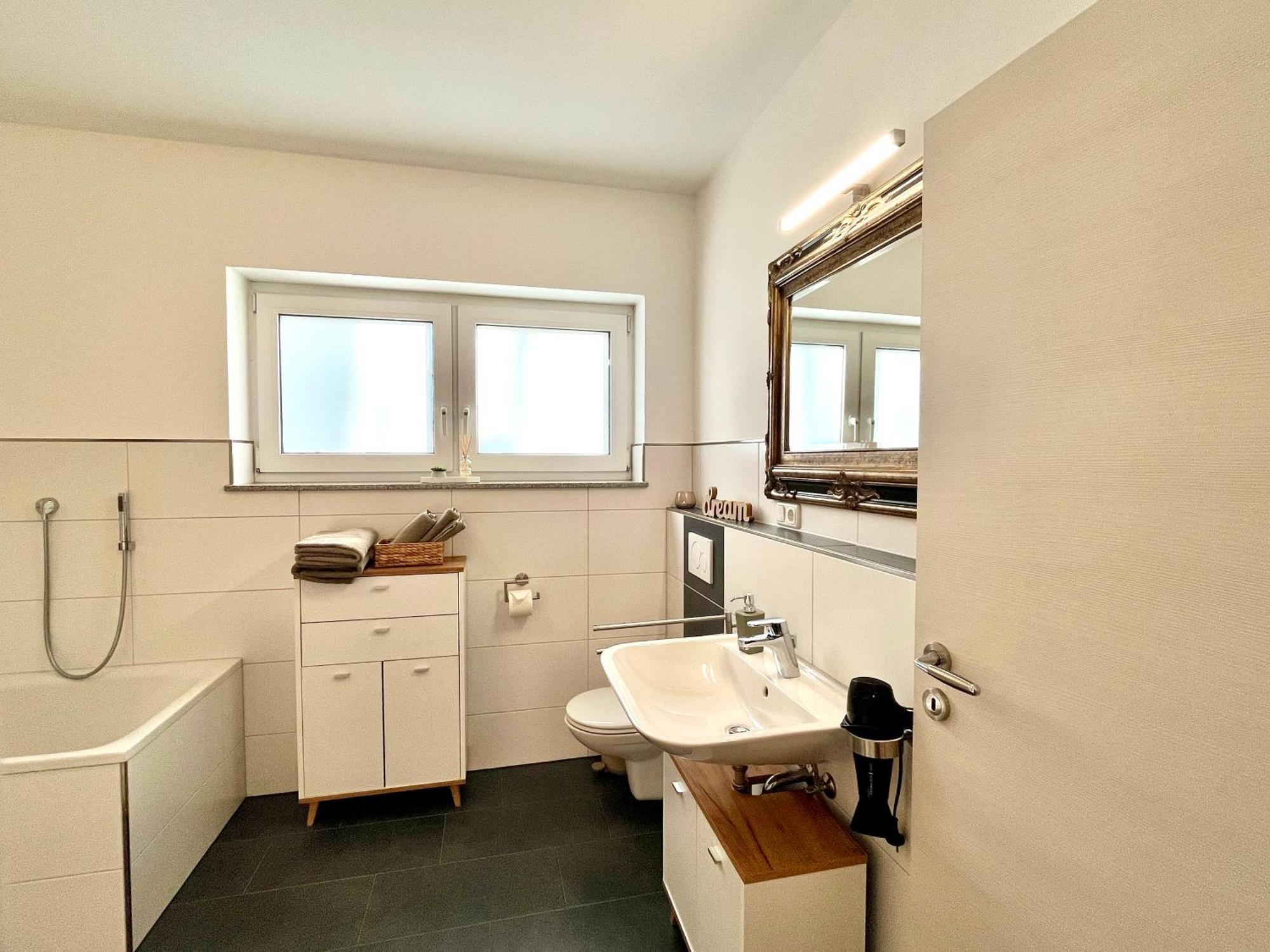 Ferienwohnung Moseltraum, 1-6 Pers, Mit 3 Schlafzimmer Und Panoramabalkon Mueden Bagian luar foto