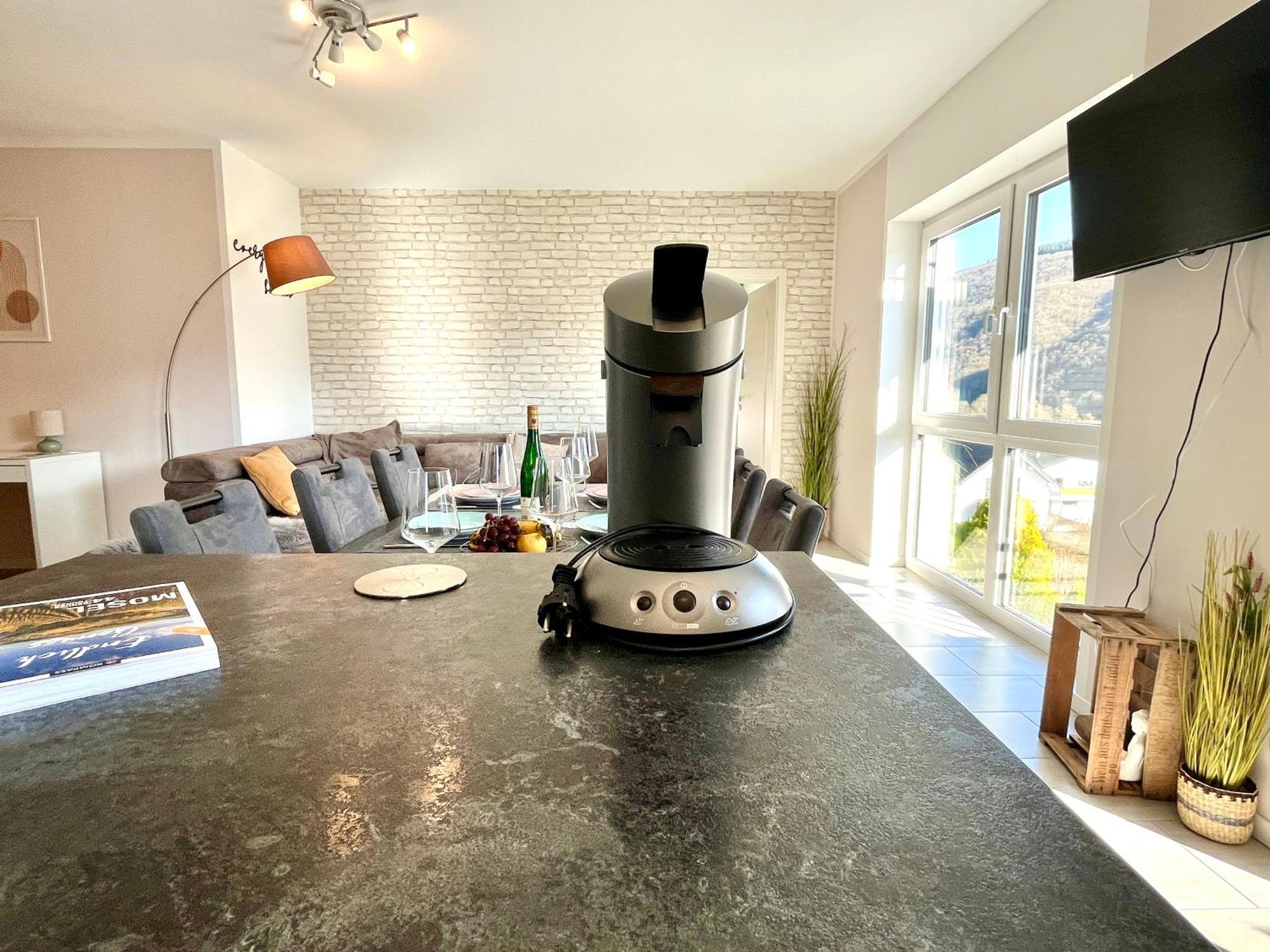 Ferienwohnung Moseltraum, 1-6 Pers, Mit 3 Schlafzimmer Und Panoramabalkon Mueden Bagian luar foto
