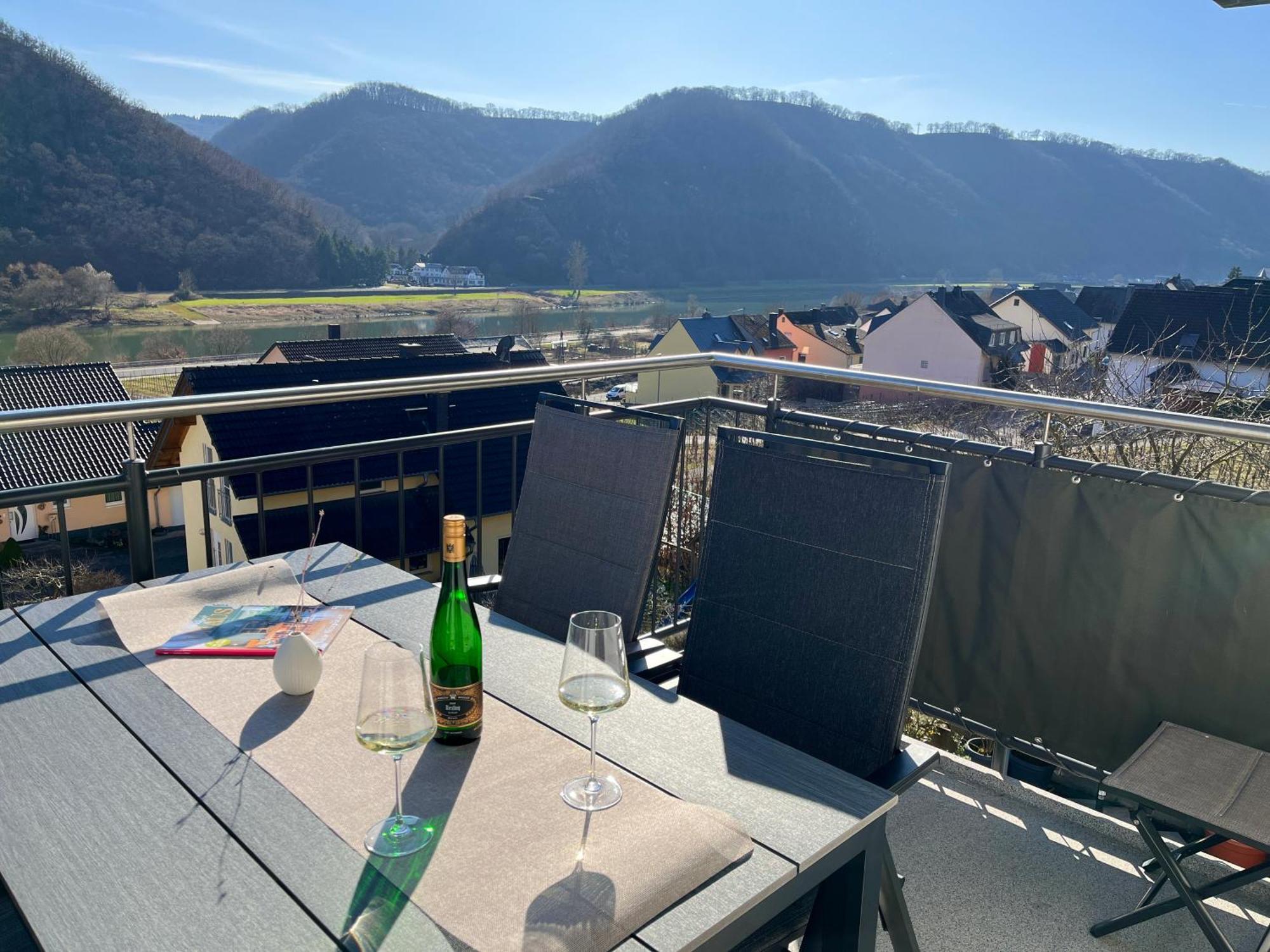 Ferienwohnung Moseltraum, 1-6 Pers, Mit 3 Schlafzimmer Und Panoramabalkon Mueden Bagian luar foto